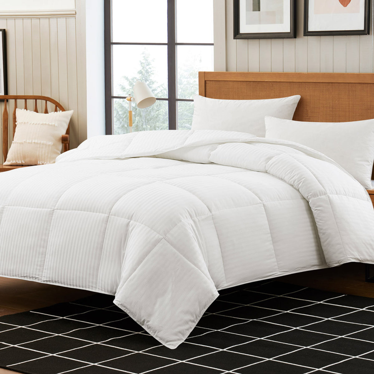 Eddie Bauer Lightweight PrimaLoft Down Alternative Comforter