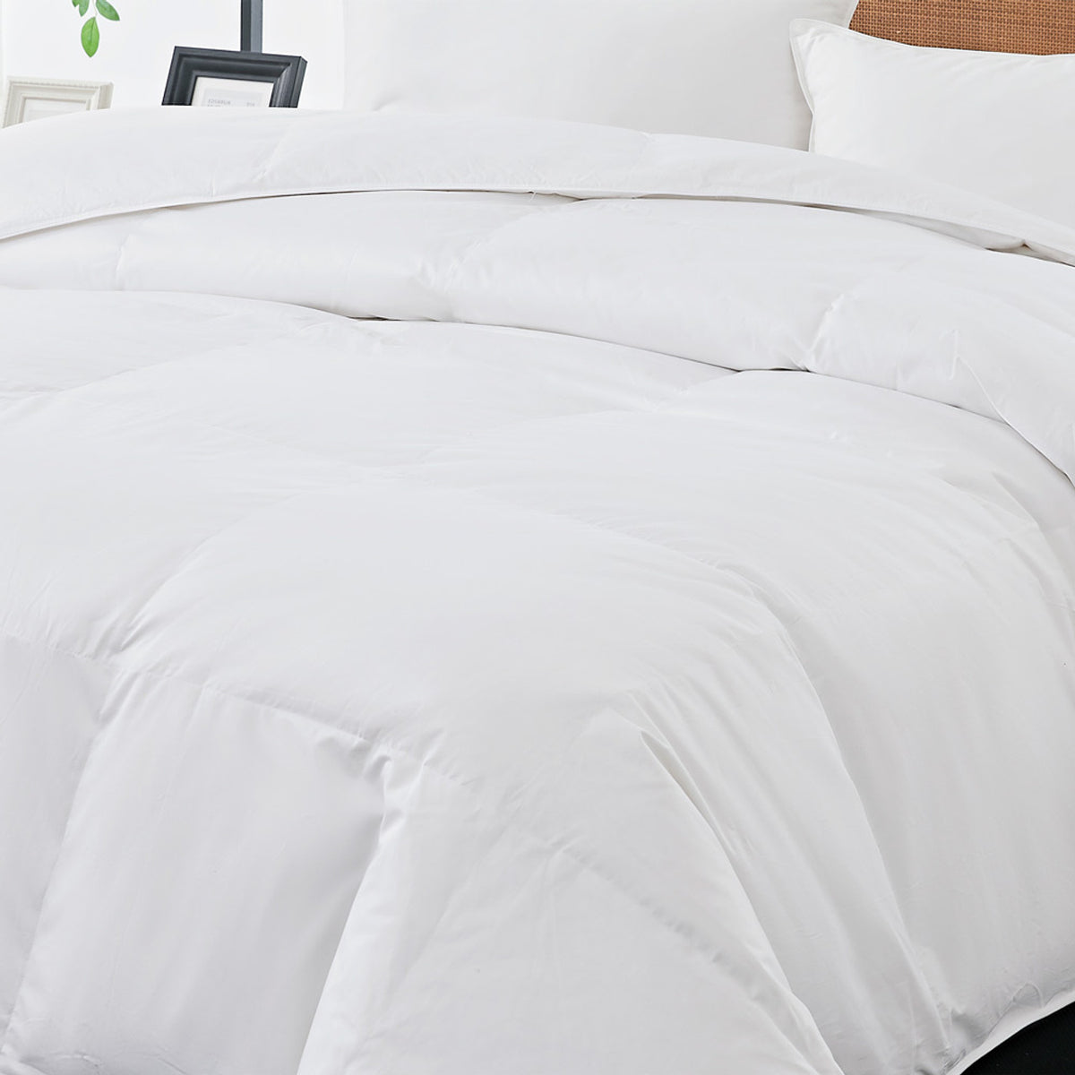 Eddie Bauer® 600 Fill Power Premium Down Comforter - Year-Round Warmth