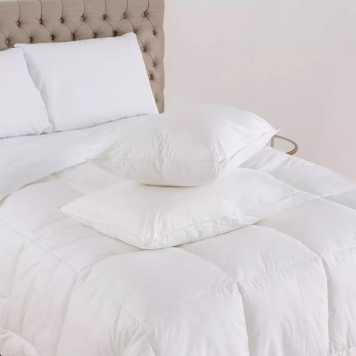 EnviroLoft® Down Alternative Medium Hotel Pillow for Back & Side Sleepers (Hypoallergenic)