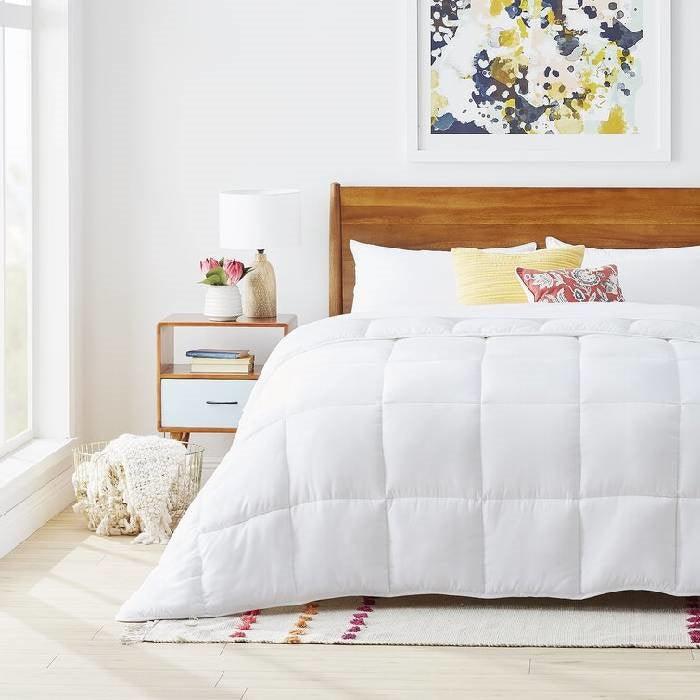 Full Size Cozy All Seasons Plush White Polyester Down Alternative Comforter - beddingbag.com