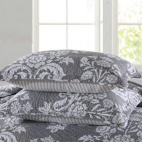Queen 3-Piece Cotton Quilt Bedspread Set with Grey White Floral Pattern - beddingbag.com