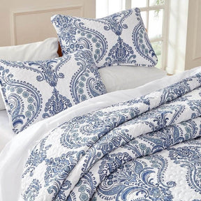 Twin Size Soft Microfiber Reversible Blue/White Baroque Floral Design Quilt Set - beddingbag.com