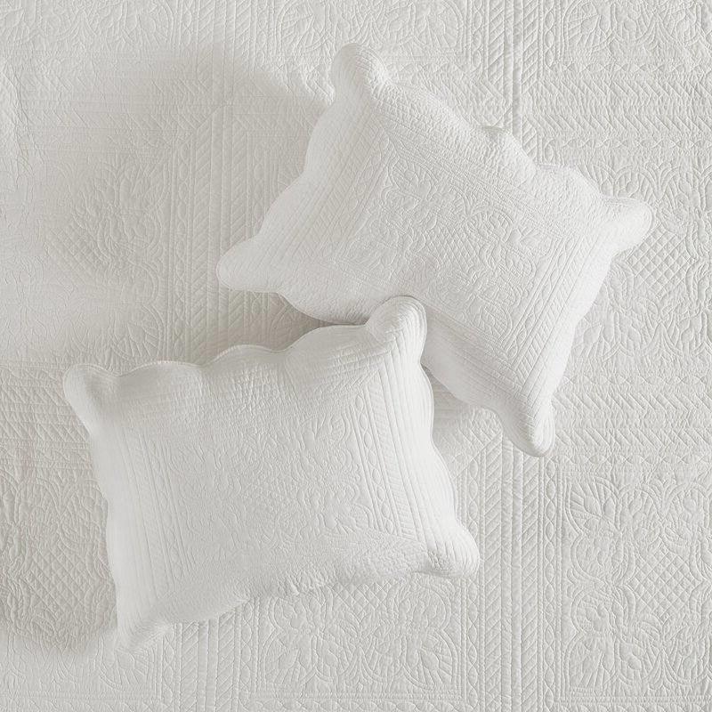 King Size 3 Piece Reversible Scalloped Edges Microfiber Quilt Set in White - beddingbag.com